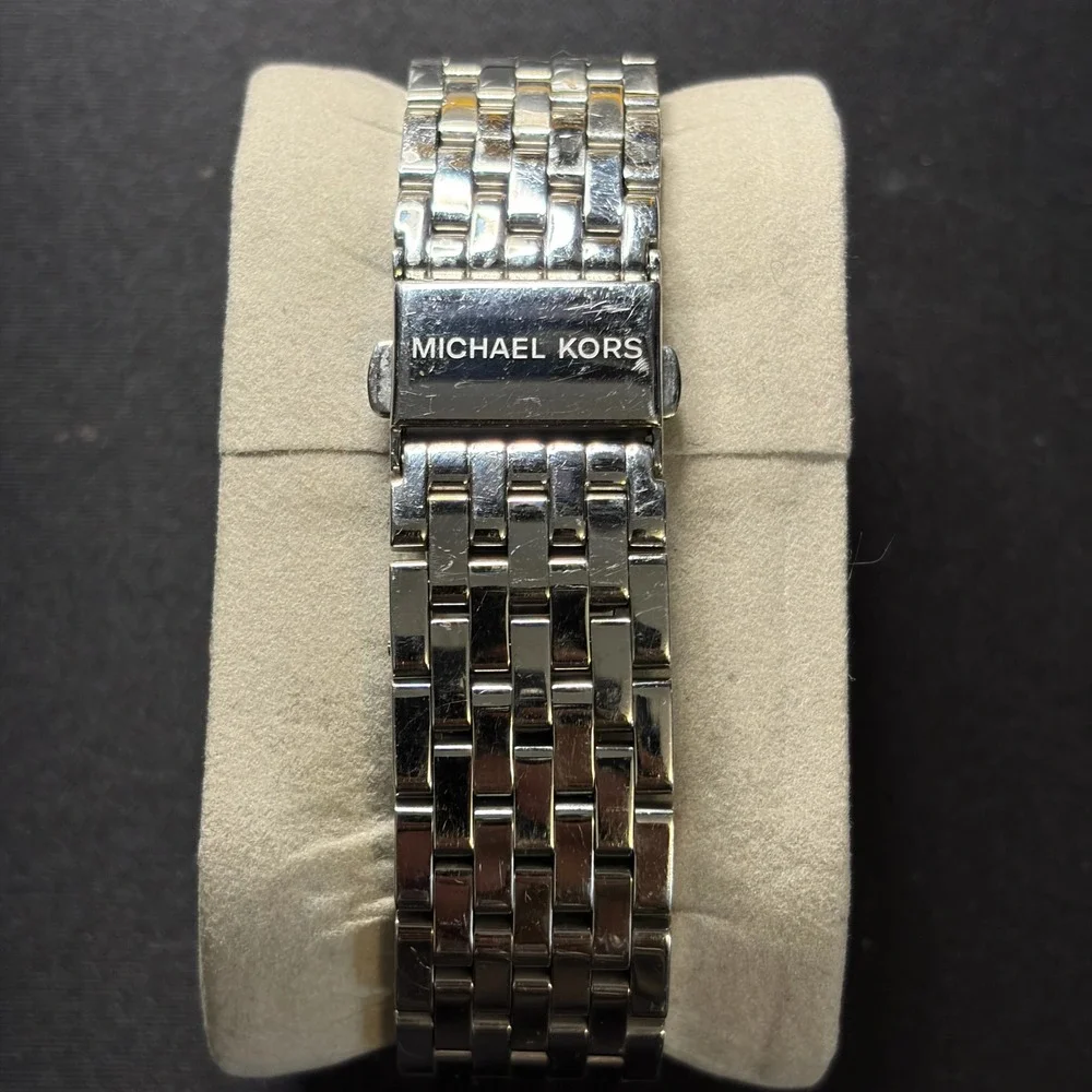 Michael Kors Darci Watch Women Silver Crystal Pave Bezel MK-3190 Wristwatch
